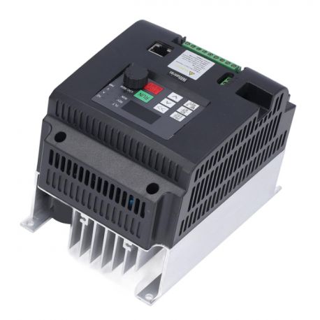 Variateur de vitesse mono/tri pour moteur triphasé 4kW 220/380V 16A IP20 - Alimentation 220V