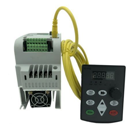 Variateur de vitesse monophasé 0,75kW 4,2A 220V pour moteur à condensateur permanent